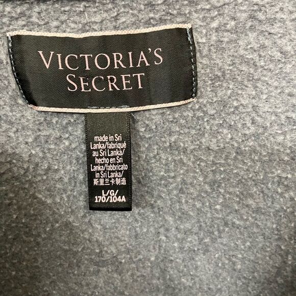 VICTORIA’S SECRET Love Victoria Graphic Unisex Sweatshirt  Size L - Picture 2 of 7